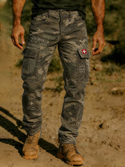 Lange Herren-Cargohose mit militärischem Camouflage-Print