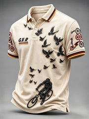 Herren-Poloshirt in Off-White mit deutschem Radsport-Print, lässig geschnitten