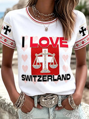 Weißes, lässiges T-Shirt für Frauen mit Herzen und schweizerischer Nationalflagge zum Nationalfeiertag